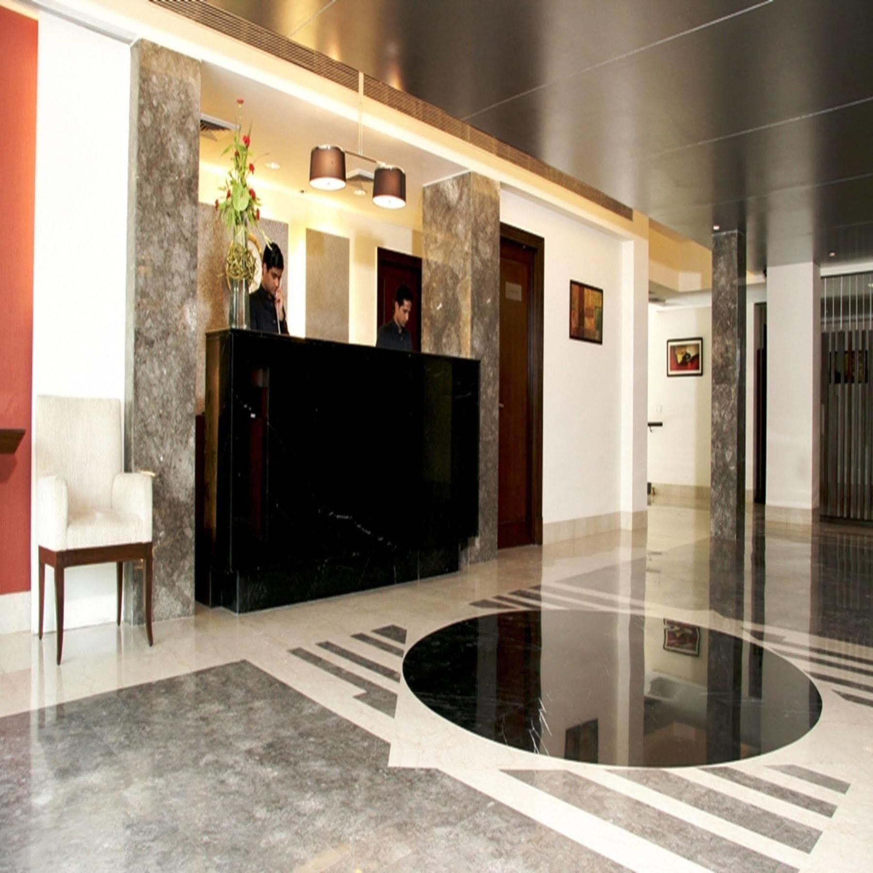 Muse Sarovar Portico Nehru Place Hotel New Delhi Exterior photo