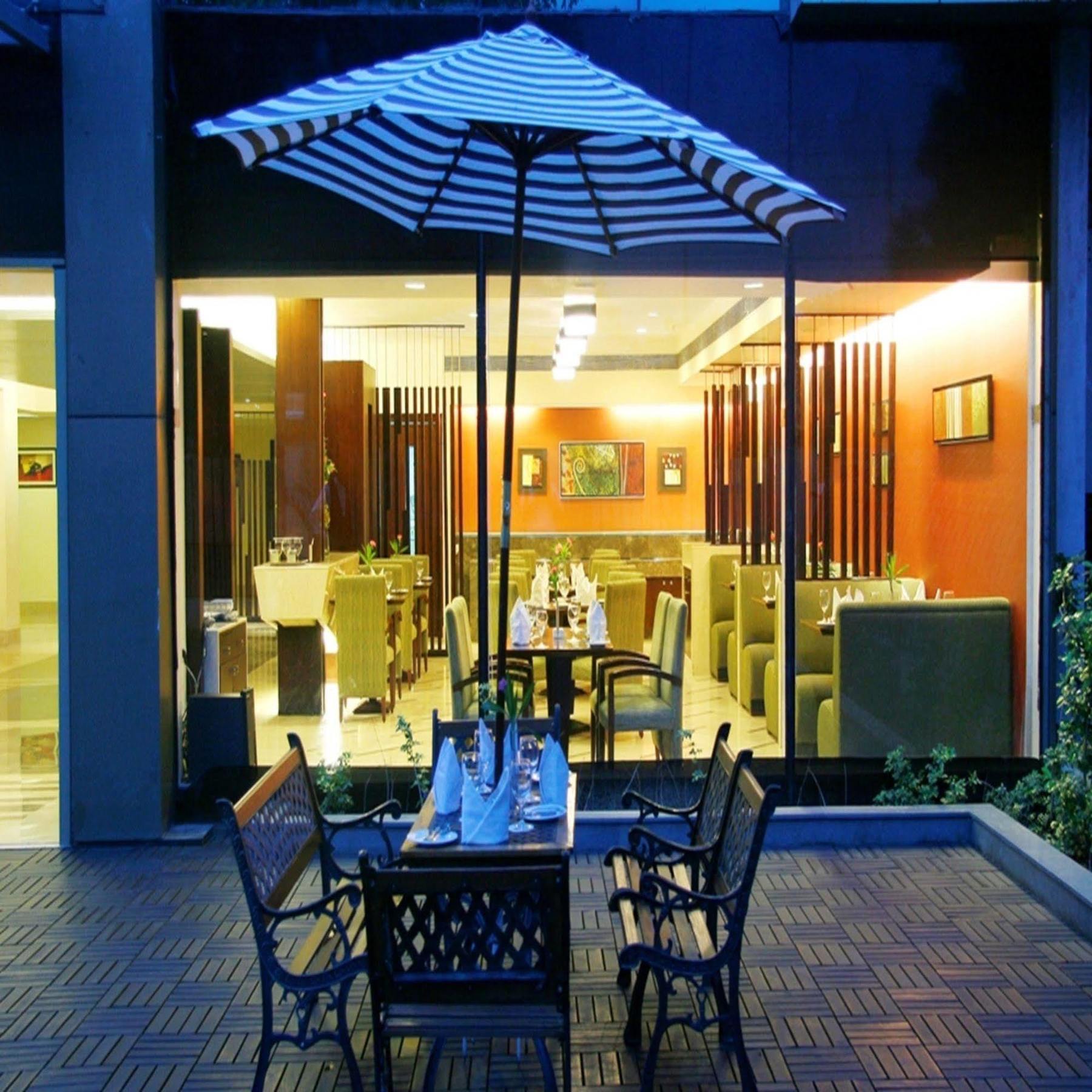 Muse Sarovar Portico Nehru Place Hotel New Delhi Exterior photo